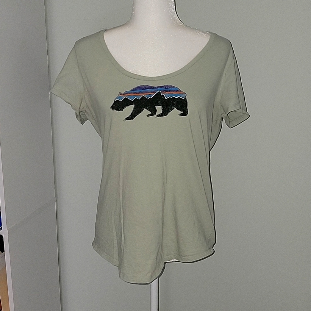 Patagonia women's slim fit t size large